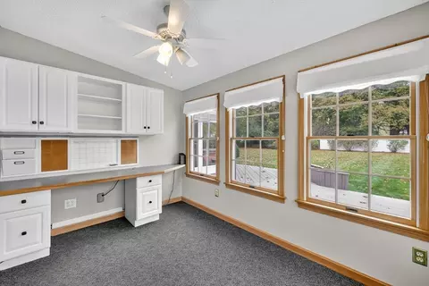 884 Parker St, Springfield, MA 01129 photo 16