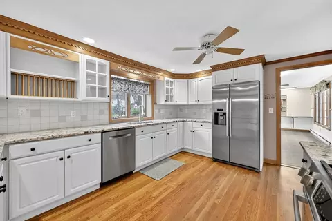 884 Parker St, Springfield, MA 01129 photo 12
