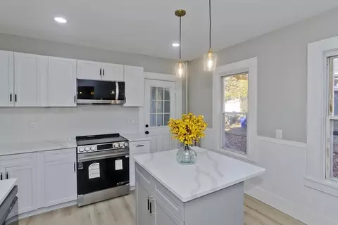 90 Cambridge St, Springfield, MA 01109 photo 11