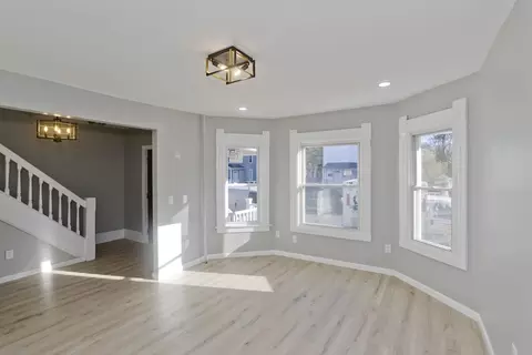 90 Cambridge St, Springfield, MA 01109 photo 4