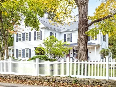 Exterior - 12 Spring St, Foxboro, MA 02035 photo 7 of 15