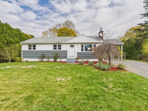 305 Pleasant St, Lunenburg, MA 01462