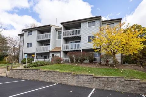 1805 Franklin Crossing Rd #1805, Franklin, MA 02038