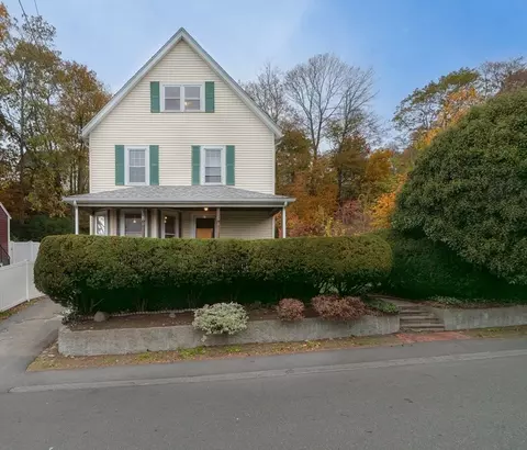 8 Hancock St, Melrose, MA 02176