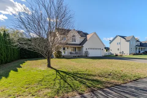 16 Bayberry Dr, Easthampton, MA 01027