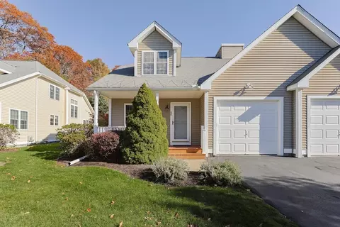 80 Willow Ln #80, Plainville, MA 02762