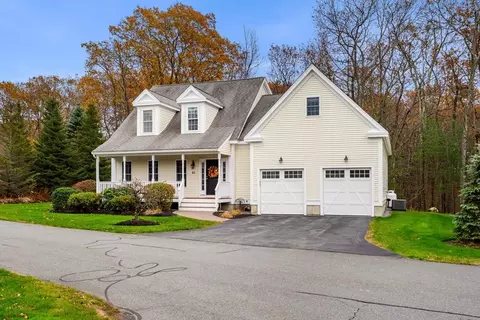21 Magnolia Ln #21, Groton, MA 01450