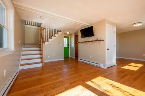 Living - 62 Eastern Point Rd #3, Gloucester, MA 01930 photo 3 of 7