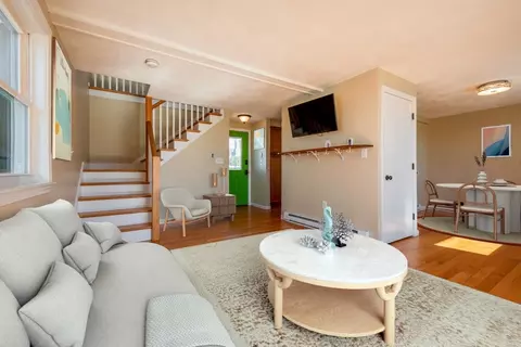 Living - 62 Eastern Point Rd #3, Gloucester, MA 01930 photo 4 of 7