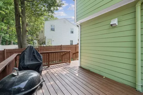 68 Crest Cir, Worcester, MA 01603 photo 5