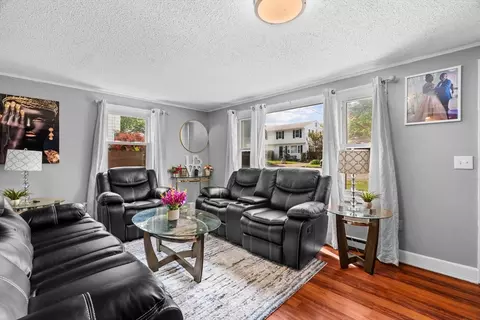68 Crest Cir, Worcester, MA 01603 photo 9