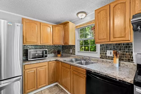 68 Crest Cir, Worcester, MA 01603 photo 19