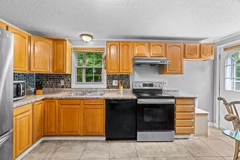 68 Crest Cir, Worcester, MA 01603 photo 18
