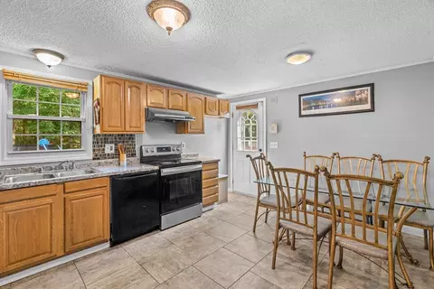 68 Crest Cir, Worcester, MA 01603 photo 17