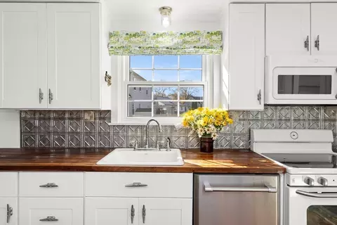 Kitchen - 18 Conant St, Beverly, MA 01915 photo 2 of 5