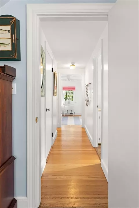 Entry Way - 18 Conant St, Beverly, MA 01915 photo 4 of 4