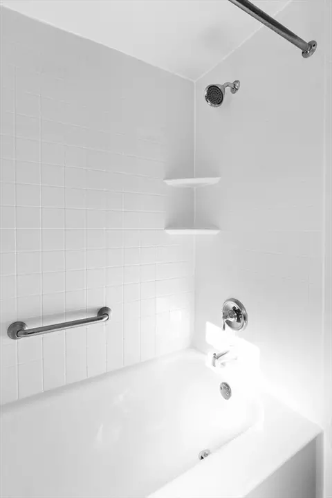 Bath - 18 Conant St, Beverly, MA 01915 photo 4 of 6