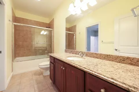Bath - 48 Pinehurst St, Franklin, MA 02038 photo 2 of 3