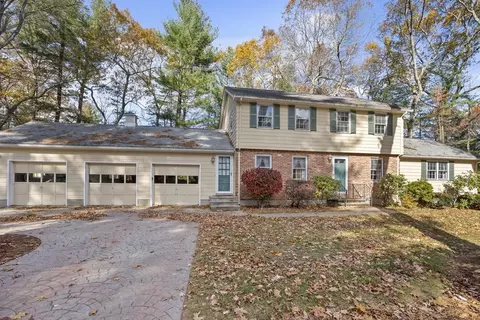 14 Arbutus Ave, Chelmsford, MA 01824