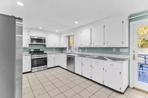 2 Westerly Dr, Bourne, MA 02532 photo 10
