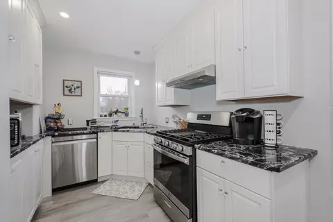 35 Honora Ave, Dracut, MA 01826 photo 3
