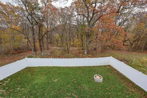 35 Honora Ave, Dracut, MA 01826 photo 9