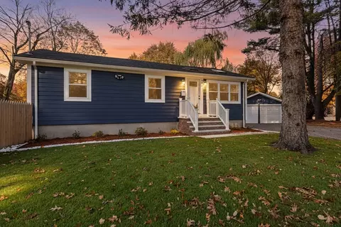 106 Hull St, Beverly, MA 01915