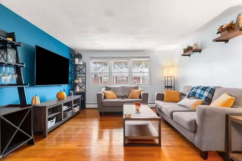 27 Arlington Rd #16, Woburn, MA 01801