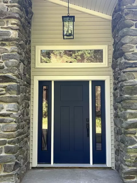 19 Crown Hill Rd, Atkinson, NH 03811