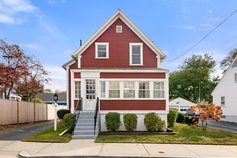 27 Pratt St, Melrose, MA 02176
