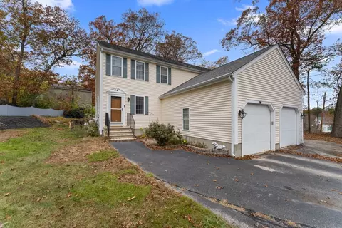 44 Arthur Dr #44, Whitinsville, MA 01588