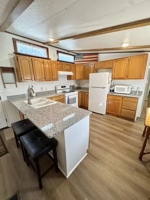 189 Pine View Ter, Wareham, MA 02576 photo 4