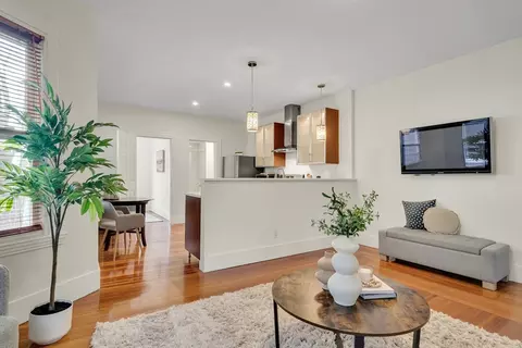 456 Medford St #3, Somerville, MA 02145