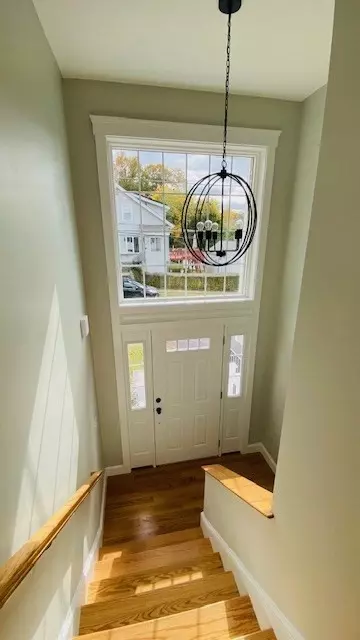 2 Touraine St, Worcester, MA 01604