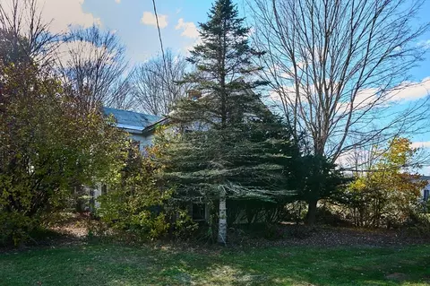 Exterior - 38 West St, Easthampton, MA 01027 photo 2 of 9
