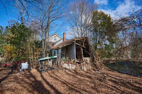 Exterior - 38 West St, Easthampton, MA 01027 photo 5 of 9