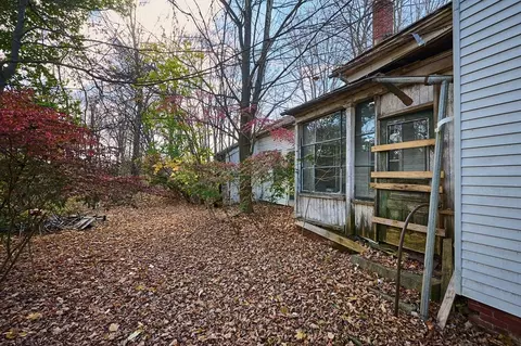 Exterior - 38 West St, Easthampton, MA 01027 photo 4 of 9