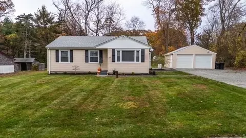 24 Nod Rd, Swansea, MA 02777