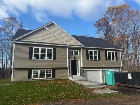 10 Gensell Ave, Worcester, MA 01607