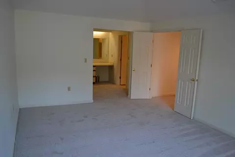 4004 Brompton Cir #4004, Worcester, MA 01609 photo 41