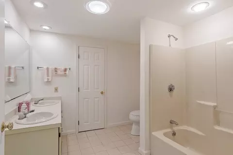 4004 Brompton Cir #4004, Worcester, MA 01609 photo 32