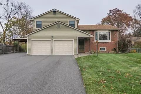 4 Liquori Dr, Feeding Hills, MA 01030