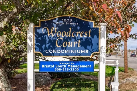 8 Woodcrest Ct #4, Weymouth, MA 02190