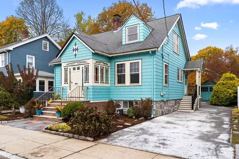 105 Chesbrough Rd, West Roxbury, MA 02132