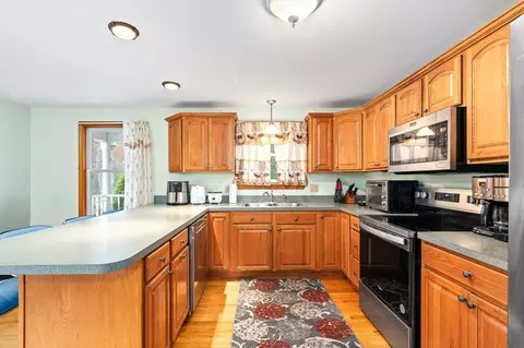 1 Plain St, Easthampton, MA 01027 photo 9