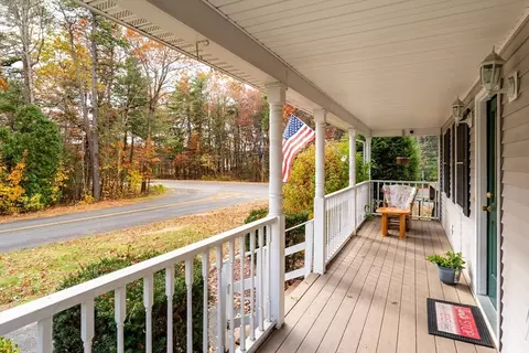 1 Plain St, Easthampton, MA 01027 photo 4