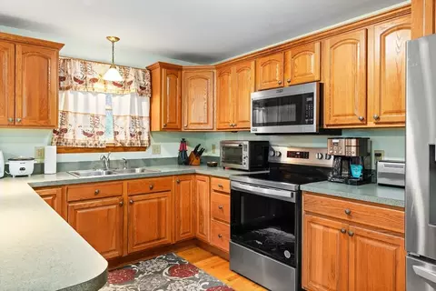 1 Plain St, Easthampton, MA 01027 photo 6