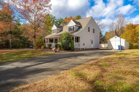 1 Plain St, Easthampton, MA 01027 photo 2