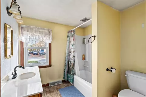 33 Howard Ave, Easthampton, MA 01027 photo 26