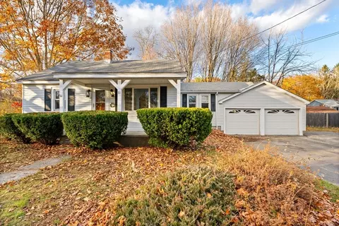 33 Howard Ave, Easthampton, MA 01027